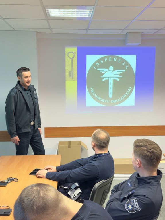 inspektor prowadzacy wyklad