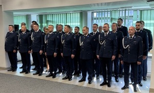 zdjęcie policjantów w mundurach